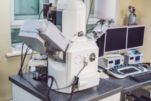Aplicações da MEV na Caracterização de Superfícies Poliméricas