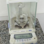 Influência da composição química na densidade de polímeros