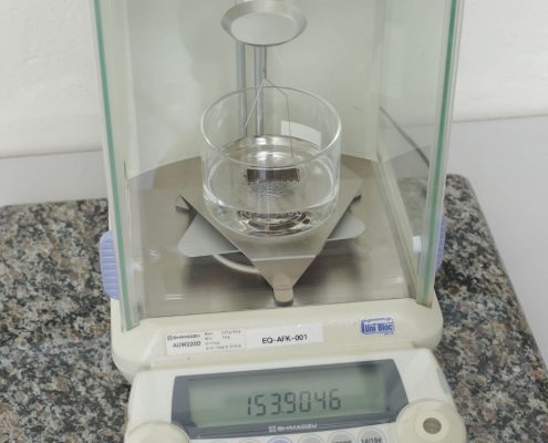 Influência da composição química na densidade de polímeros