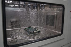 A Influência do Intemperismo Artificial no Comportamento de Materiais Eletrônicos Expostos a Condições Climáticas Extremas.