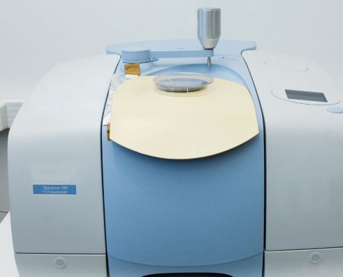 Fundamentos da Espectroscopia FTIR: Uma introdução detalhada aos princípios básicos da espectroscopia FTIR