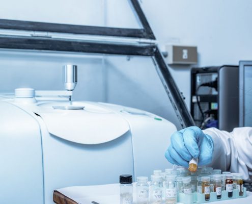 Aplicações da FTIR na Caracterização e Avaliação de Materiais Poliméricos